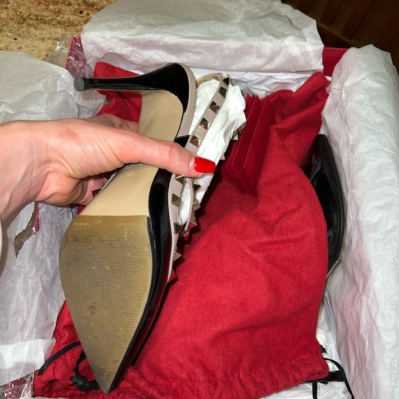 Valentino Garavani PATENT ROCKSTUD CAGED PUMP 100MM purchased in Harrods London - Picture 2 of 6